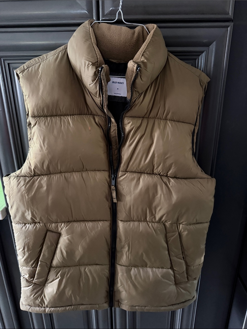 Old Navy Men's Quilted Puffer Vest in Olive